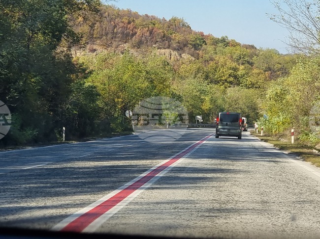 Заради авариен ремонт на електропреносната мрежа за кратко ще бъде ограничавано движението по пътя Русе-Велико Търново утре