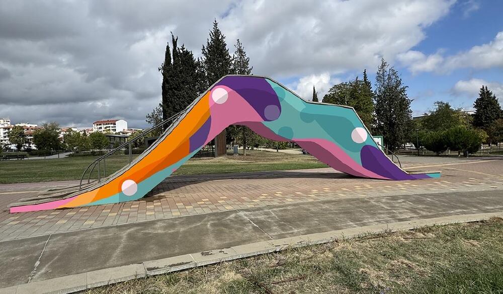 Трима графити артисти оцветяват пространства в старозагорския парк "Артилерийски"
