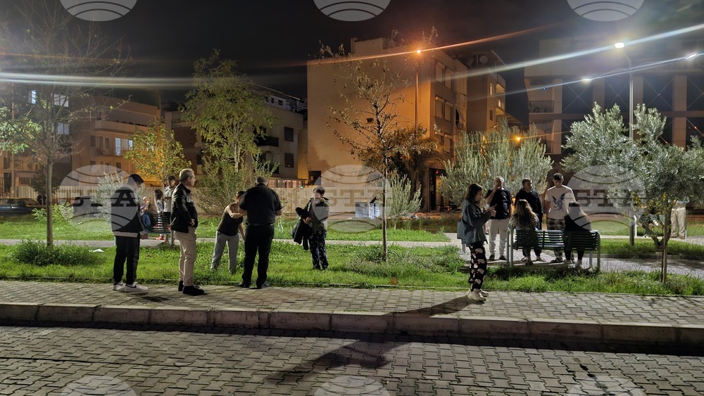 След земетресението в Турция: 22 ранени, 4 паднали сгради и 25 сигнала за проблемни постройки