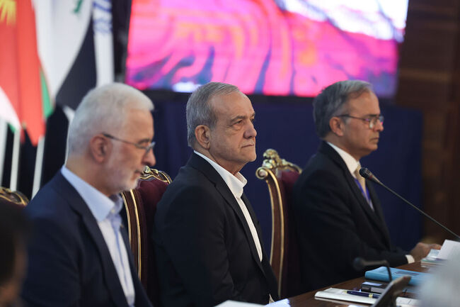 ИРНА: Иранският президент подчерта нуждата от изграждане на инфраструктура в рамките на Организацията за икономическо сътрудничество