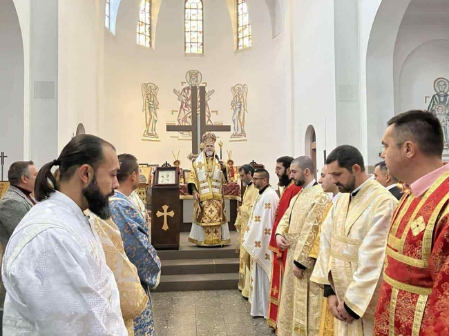 С архиерейска света литургия бе отбелязан храмовият празник на Българската православна църковна община „Св. Петка Търновска“ в Манхайм