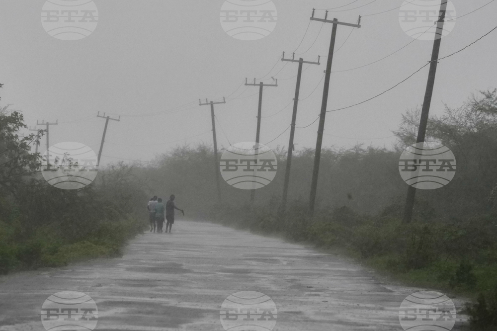 Ураганът "Мелиса" се насочва към Куба, докато в Ямайка ще започне оценка на щетите
