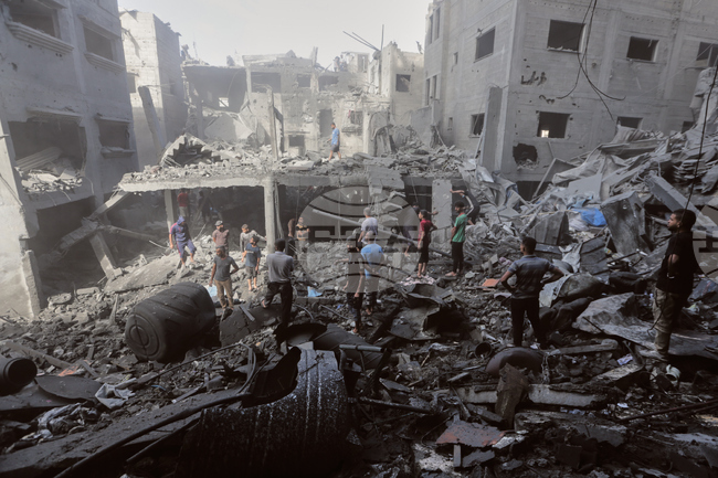 Израел снощи нанесе още удари в Газа, поставяйки на изпитание крехкото прекратяване на огъня