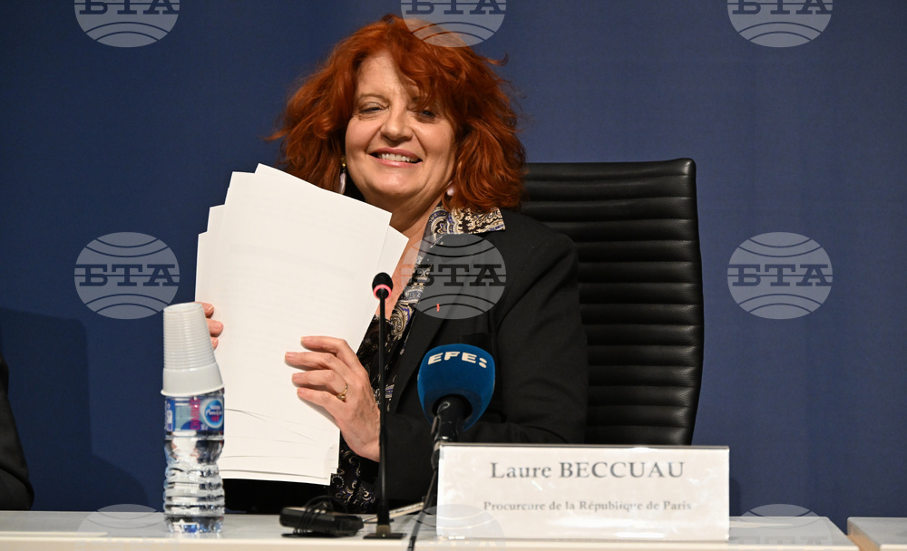 Прокурорът на Париж потвърди ареста на още петима души във връзка с обира в Лувъра