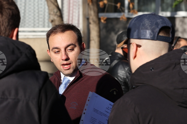 Район „Витоша“ си връща имот, използван като частен паркинг над 30 години; наемателите оспорват собствеността