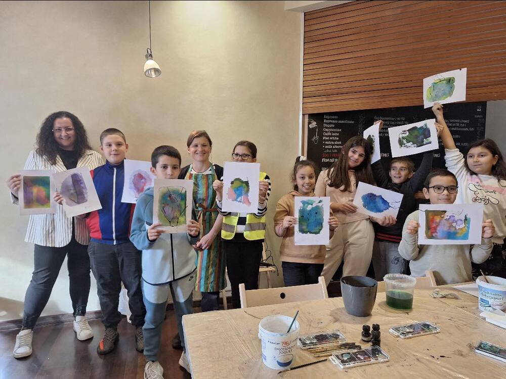 Ученици от Българското средно училище „Д-р Петър Берон“ в Прага посетиха изложбата „Жени, майсторки, художнички: 1300-1900”