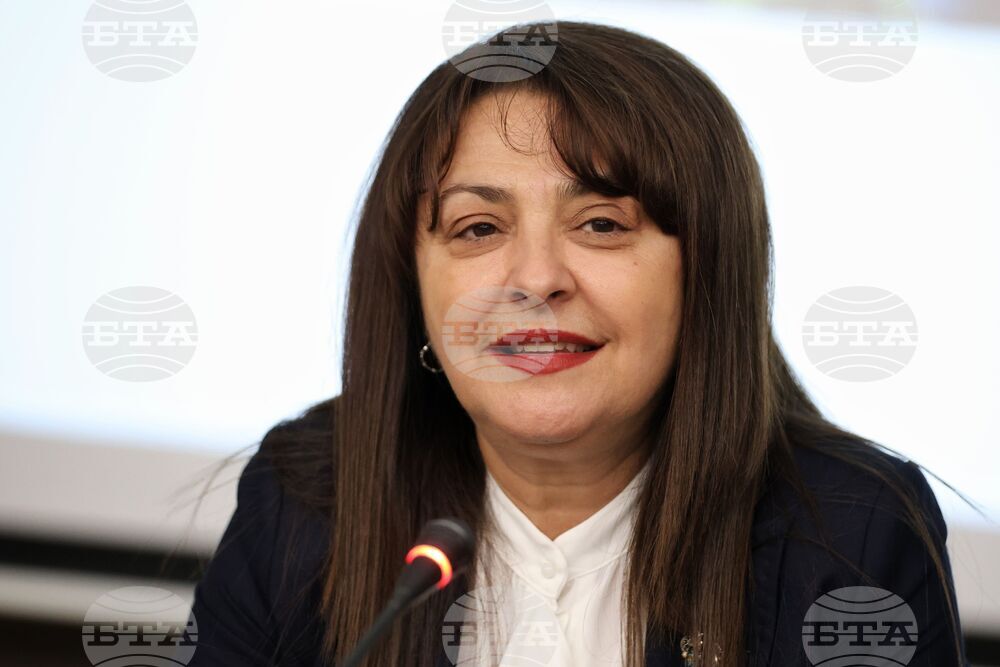 Бургас стъпва уверено в дигиталната трансформация на образованието, каза проф. Севдалина Турманова