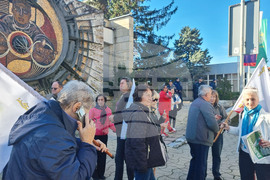 Карлово - Общински съвет - заседание - протест