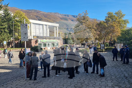 Карлово - Общински съвет - заседание - протест