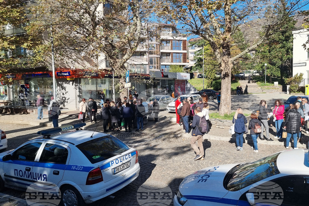 Карлово - Общински съвет - заседание - протест