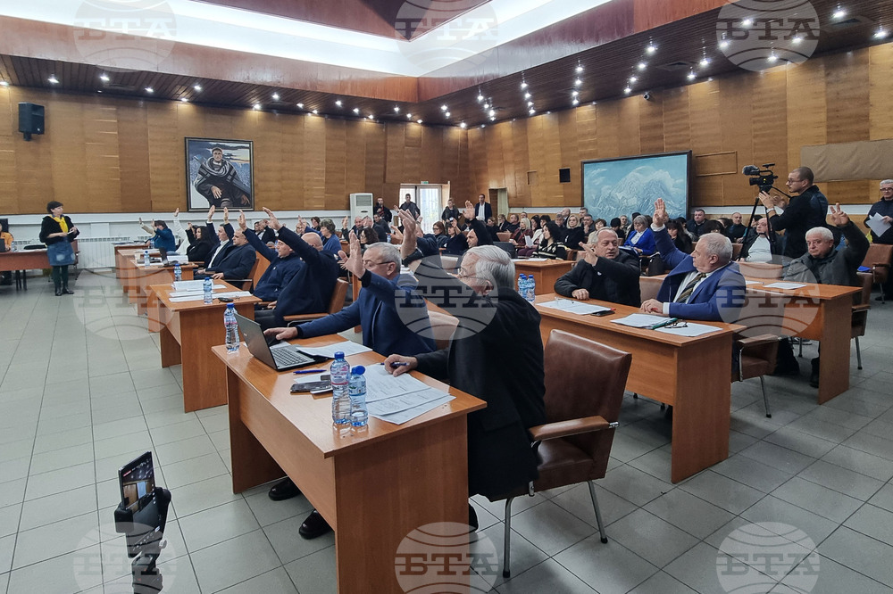 Карлово - Общински съвет - заседание - протест