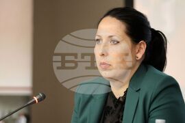 Бургас - „Умения и младежко предприемачество" - дискусия - Виляна Русева