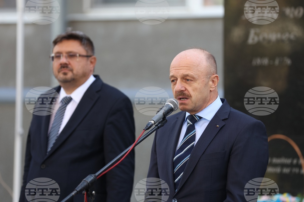 Украйна - Измаил - обновен паметник на Христо Ботев - откриване