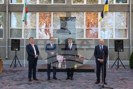 Украйна - Измаил - обновен паметник на Христо Ботев - откриване