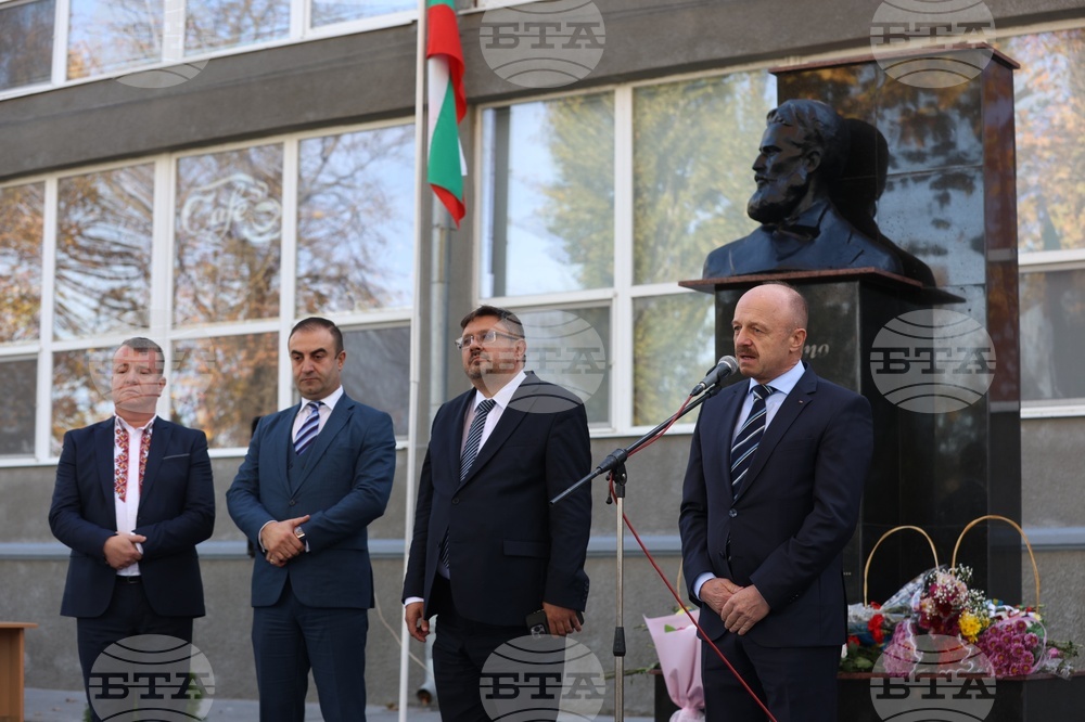 Украйна - Измаил - обновен паметник на Христо Ботев - откриване