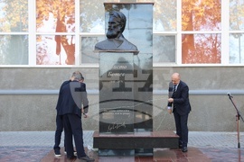 Украйна - Измаил - обновен паметник на Христо Ботев - откриване