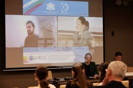 Бургас - „Умения и младежко предприемачество" - дискусия