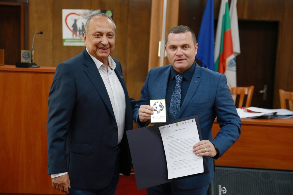 Кметът на Русе Пенчо Милков бе отличен за подкрепата си към инициативата „НЕзависими от зависимости“