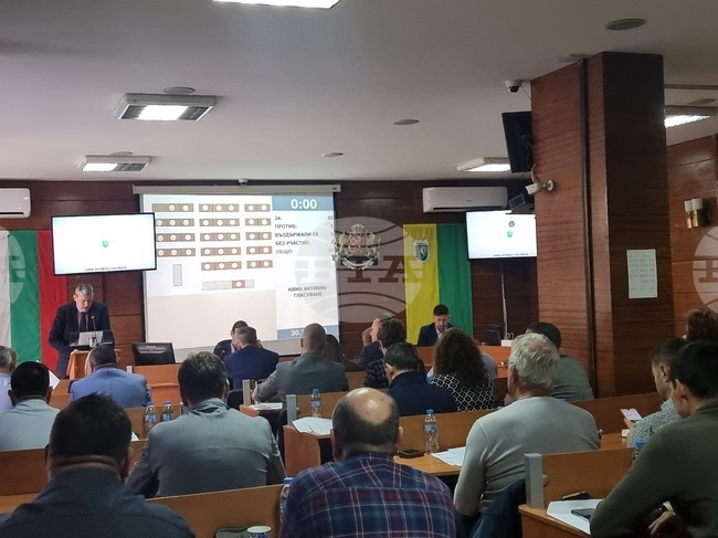 Преобразуване на училище и промени в бюджета бяха най-обсъжданите въпроси на заседанието на Общински съвет – Ямбол