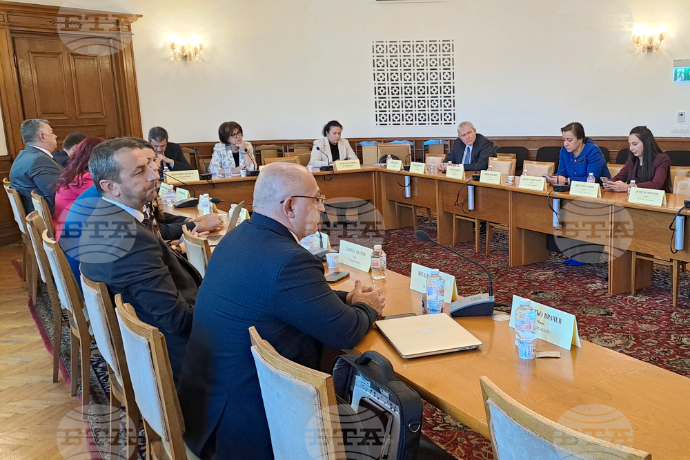 Парламентарната комисия по земеделие прие на първо четене законопроект за промени в Закона за храните, свързани с европейски регламенти