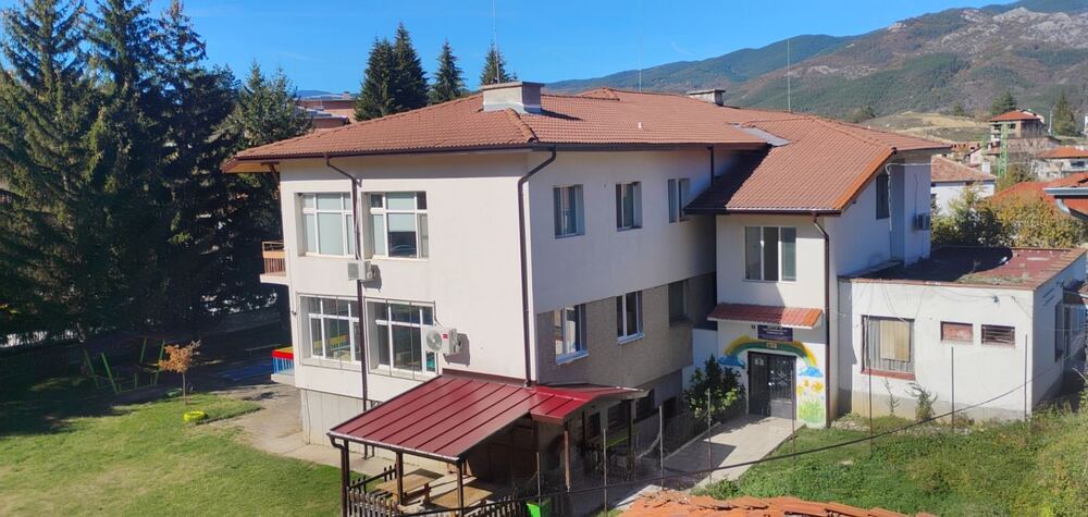 Община Чепеларе: Одобрено е финансирането на проект „Инсталиране на фотоволтаични системи (ФЕЦ) в сградата на Център за настаняване от семеен тип за деца без увреждания (ЦНСТДБУ) – с. Павелско“