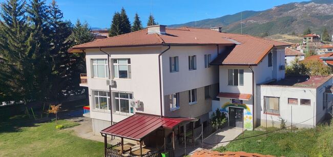 Община Чепеларе: Одобрено е финансирането на проект „Инсталиране на фотоволтаични системи (ФЕЦ) в сградата на Център за настаняване от семеен тип за деца без увреждания (ЦНСТДБУ) – с. Павелско“