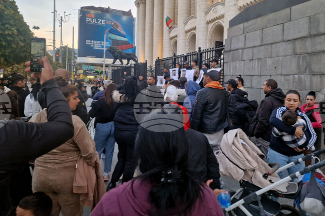 Протестиращи настояват за справедлива присъда за 15-годишния, намушкал свой връстник в столичен мол