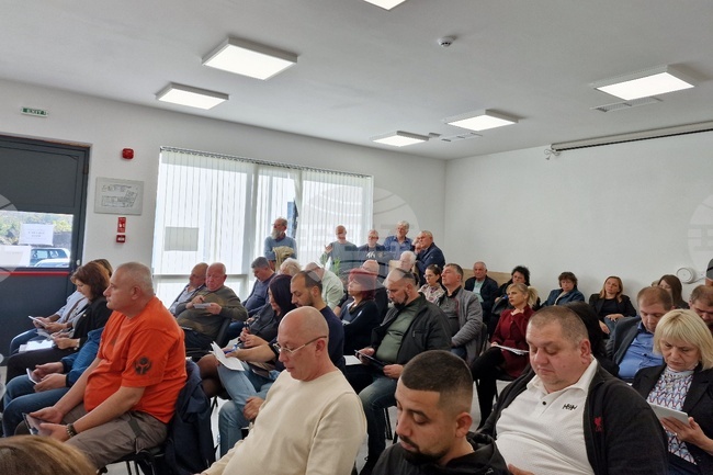 В централната градска част на Монтана ще бъдат поставени забранителни табели за движение на електрически тротинетки, реши Общинският съвет