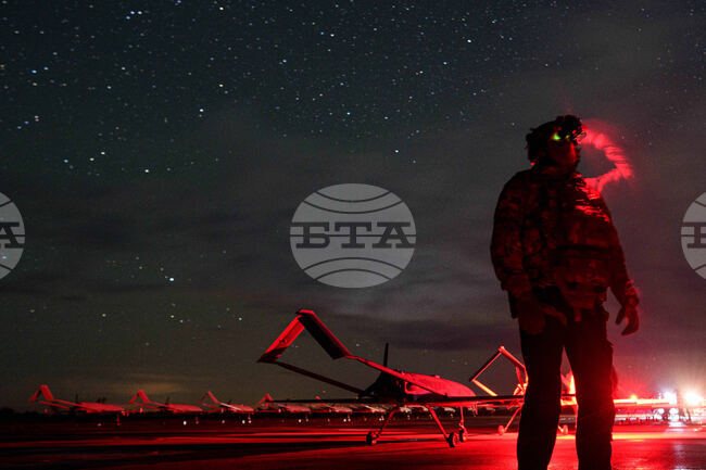 Изработвани тайно и изстрелвани нощем, украинските дронове с голям обсег разтърсват Русия