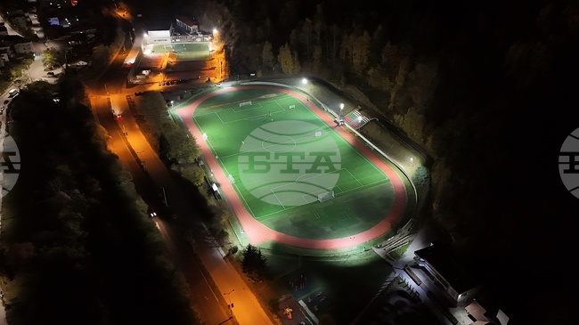 Футболна школа „Родопа“ – Смолян и родителите на децата изпратиха благодарствено писмо на дарителите, помогнали за осветяване на стадиона