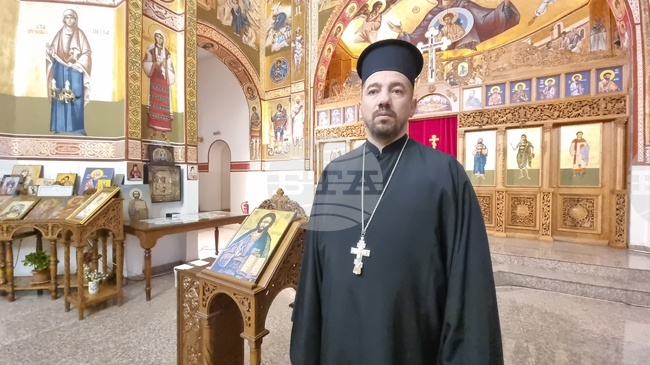 Архангеловата задушница напомня, че у Бога няма мъртви, каза енорийският свещеник от Брезник отец Михаил Станкович