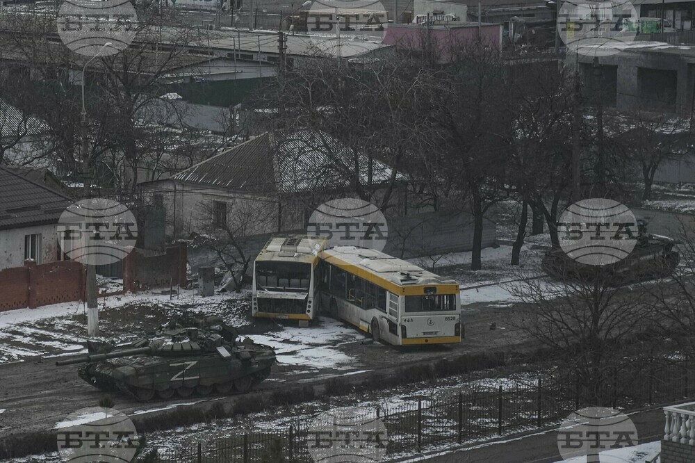 Русия обяви, че силите на ДНР "затягат пръстена на обсадата" около Мариупол