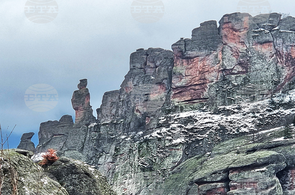 Poor Conditions for Mountain Tourism due to Stormy Wind