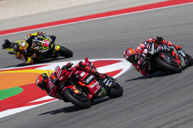 Световният шампион Франческо Баная с двойна победа в клас MotoGP на Гран при на Португалия, Марк Маркес катастрофира