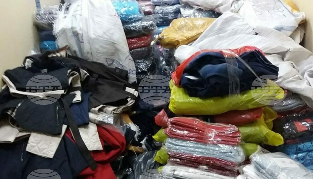 Агенция „Митници“: Над 50 000 „маркови“ стоки задържаха митническите служители на МП Капитан Андреево