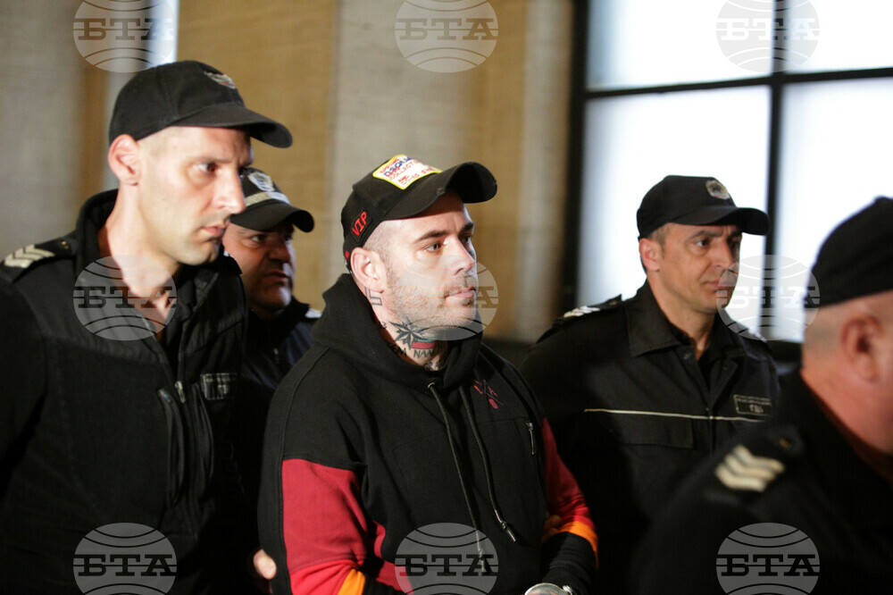 Съдът отложи делото срещу Георги Семерджиев и глоби адвоката му, който не се яви