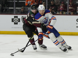 Oilers Coyotes Hockey
