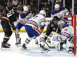 Oilers Coyotes Hockey