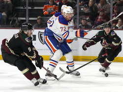 Oilers Coyotes Hockey