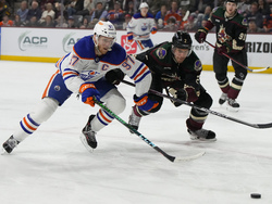 Oilers Coyotes Hockey