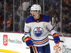 Oilers Coyotes Hockey