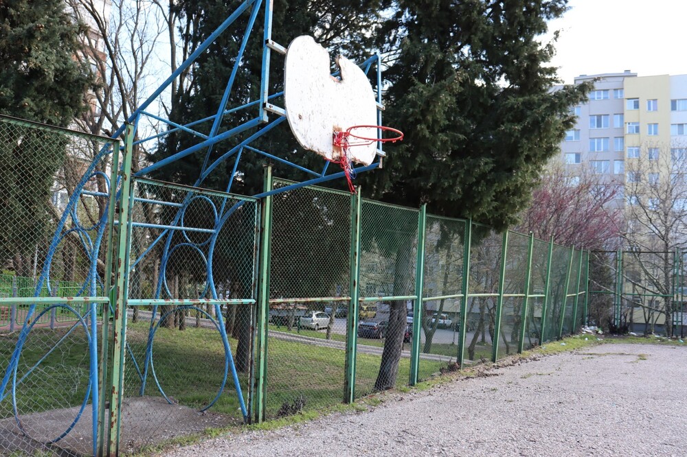 Община Хасково ще ремонтира игрището в кв. "Орфей" и още девет общински сгради и обекти