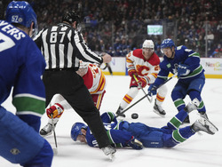 Flames Canucks Hockey