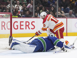Flames Canucks Hockey