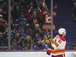 Flames Canucks Hockey