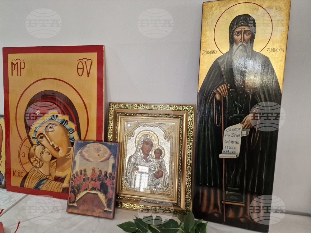 Гърция - литургия - Храм "Св. Преподобни Йоан Рилски Чудотворец" в Атина