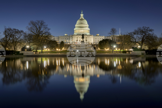 Републиканците в Сената на САЩ отхвърлиха резолюция за ограничаване на правомощията на Тръмп да използва военна сила срещу наркотрафиканти