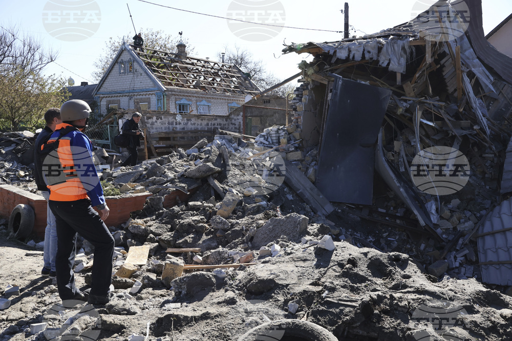 Най-малко един човек бе убит при руски артилерийски обстрел в украинската Запорожка област, съобщиха местните власти