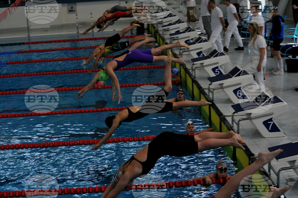 Плувци от 39 клуба си оспорват награден фонд от 15 800 лева на турнира Black Sea Cup във Варна