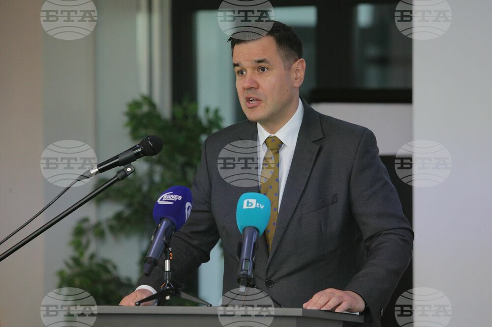 Economy Minister: There Is No Economic Crisis in Bulgaria, Only Political